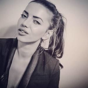 Meet your Posher, Alexia